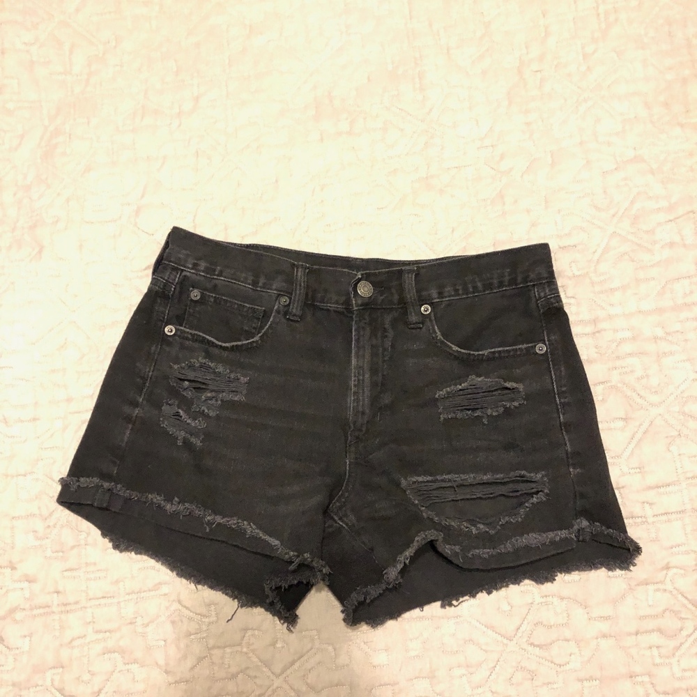 Black high waisted American Eagle shorts